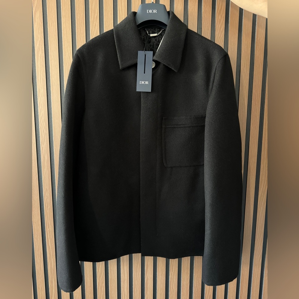 Dior Icons Workwear Jacket
Black Double-Sided Virgin Wool and Cashmere Jacket 48
